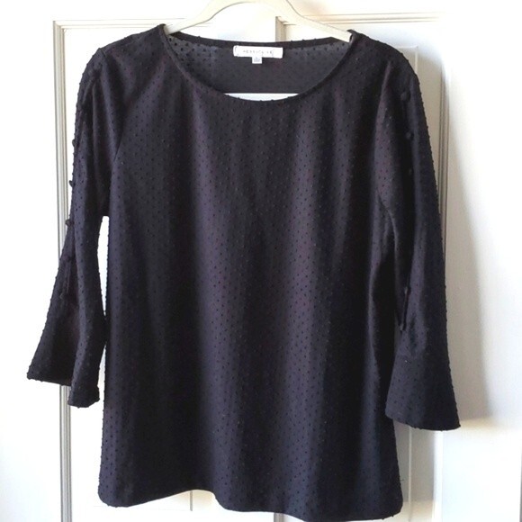 NWOT ROSE & OLIVE BLACK KNIT TOP BUTTONS SIZE LARGE LIKE NEW - Picture 1 of 9